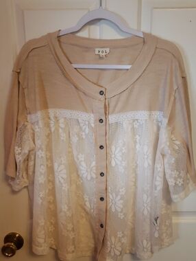 Pole Flower lace Top.